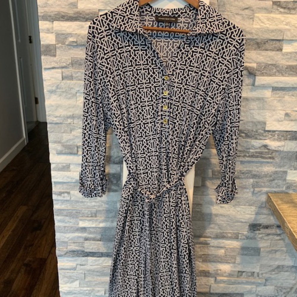 Jones New York XL navy and white patterned button up dress